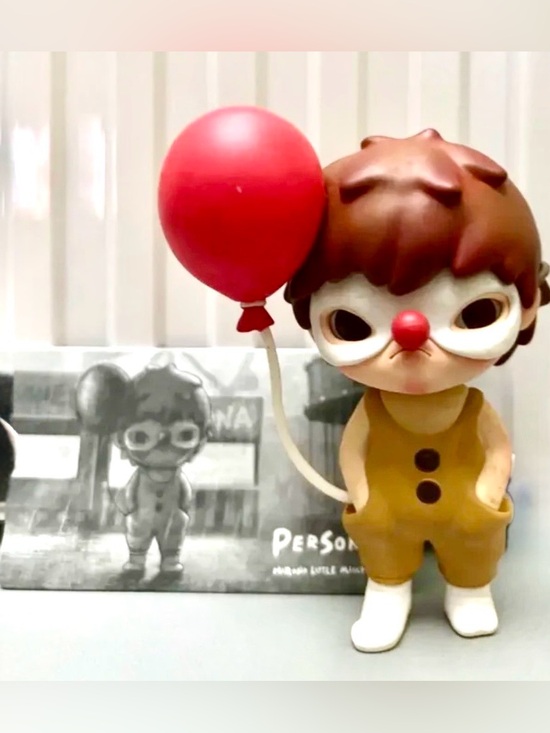 POP MART Other - Hirono•Persona• Clown with Red Balloon • Little Mischief Series